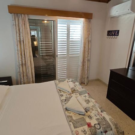 Relaxing Seaside Manors Apartment Larnaca Luaran gambar