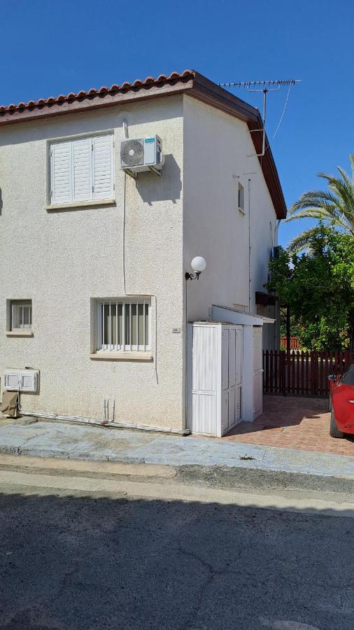 Relaxing Seaside Manors Apartment Larnaca Luaran gambar