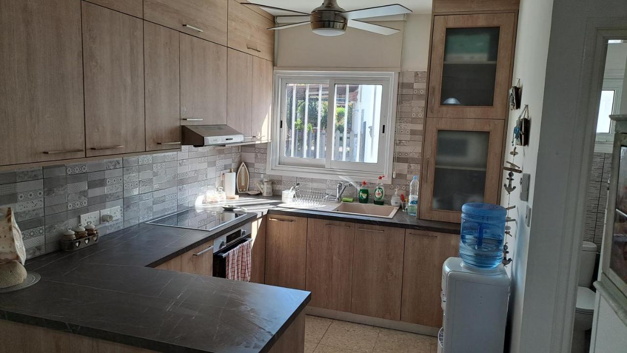 Relaxing Seaside Manors Apartment Larnaca Luaran gambar