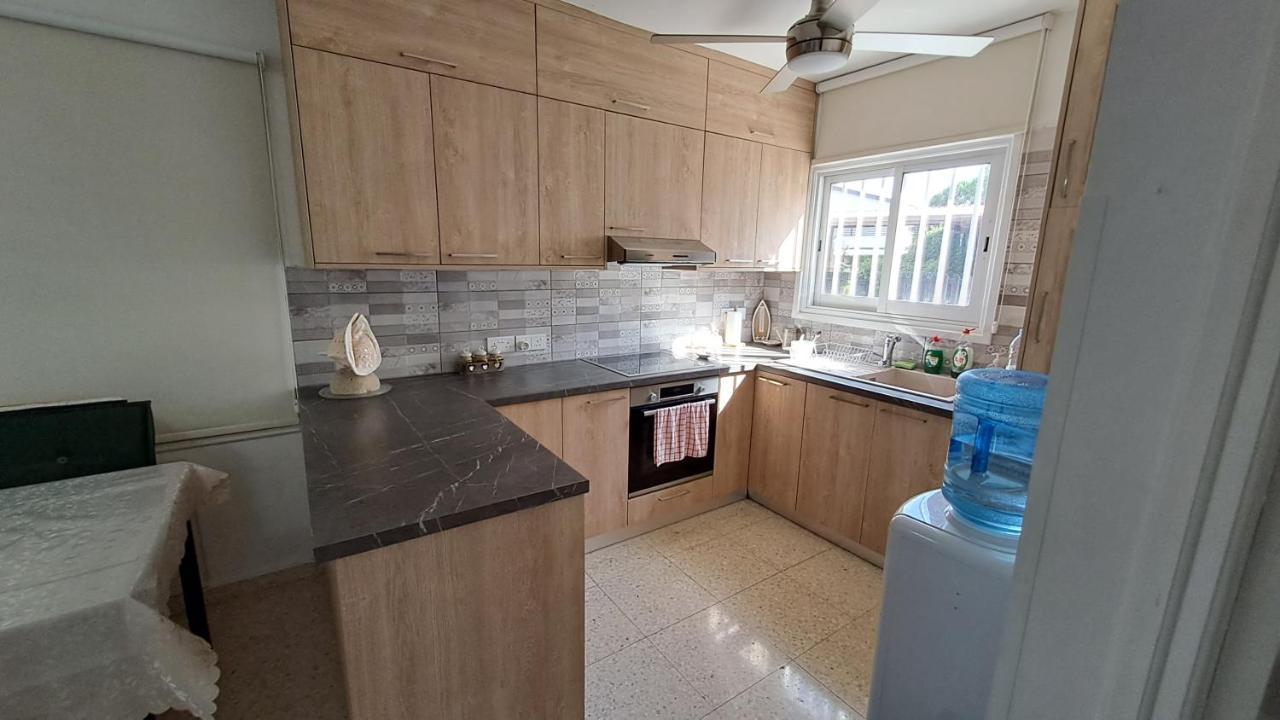 Relaxing Seaside Manors Apartment Larnaca Luaran gambar