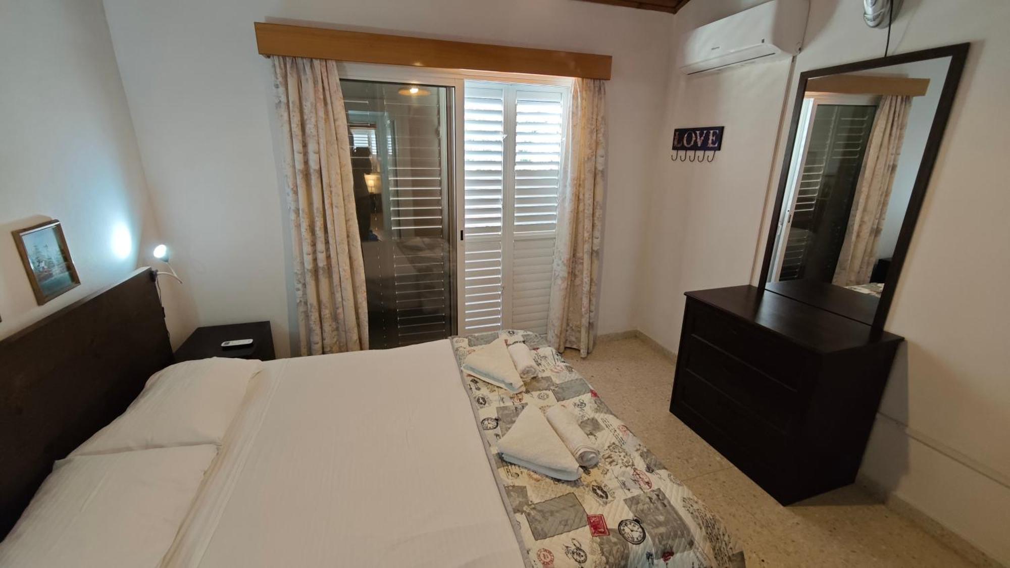 Relaxing Seaside Manors Apartment Larnaca Luaran gambar